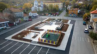 В понеделник откриват официално обновения площад в с. Моравица