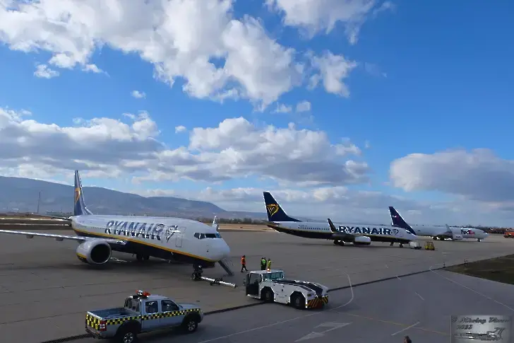 Евакуираха българско летище след заплаха за бомба