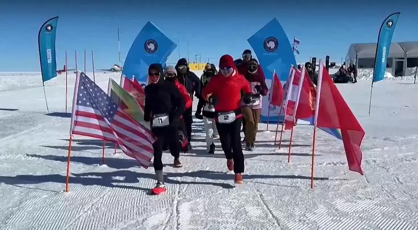Ентусиасти бягаха в ултрамаратон на Антарктида, при -15°C