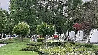 В четвъртък ще преобладава слънчево време с временно увеличение на облачността, предимно висока