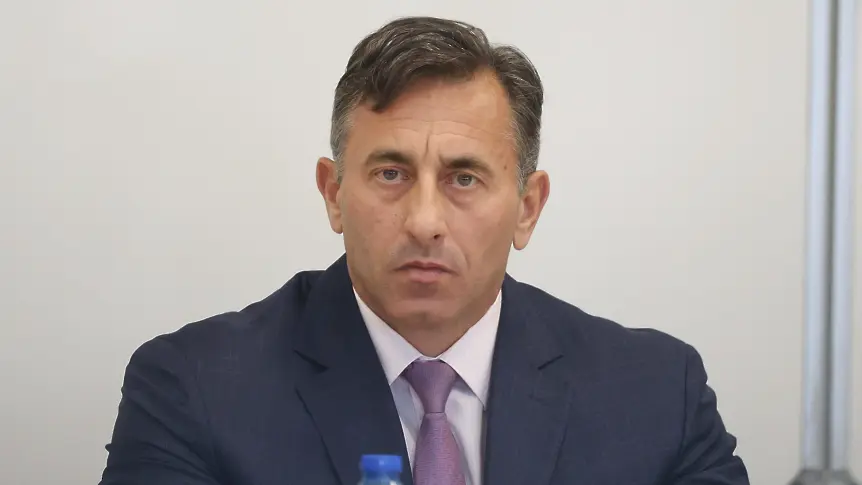 Спецов пред колектива на „Лукойл“: Работните места ще бъдат запазени – процесът ненарушен