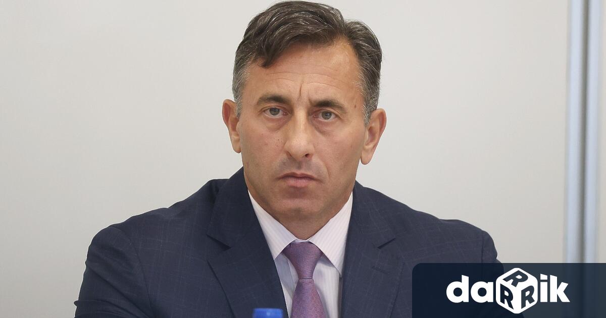 Особеният управител на дружествата на Лукойл в БългарияРумен Спецовпроведе работна среща сколектива