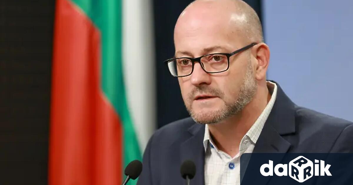 Евродепутатът Радан Кънев коментира чрез пост във Facebook новината от