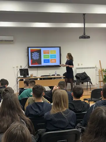 Осмокласници от гр. Враца взеха участие в образователна лекция за вредата от наркотичните вещества и наказателната отговорност за тяхното държане и разпространение