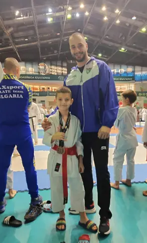  Възпитаници на НУ „ Христо Ботев “ с I-ви места в конкуренция за Световната купа по Шотокан Карате-До 