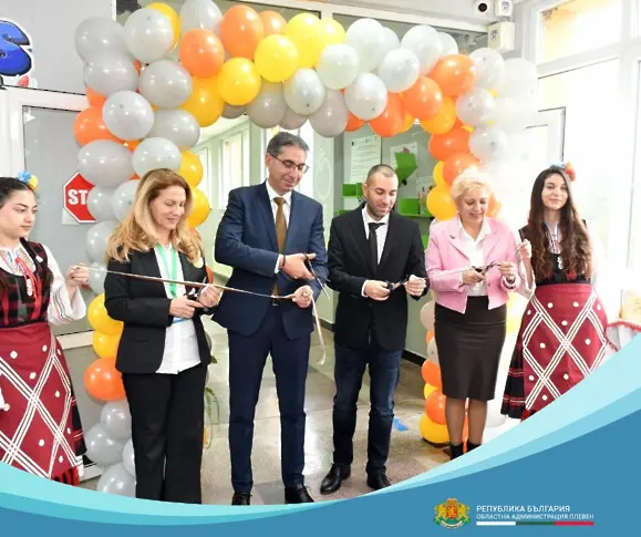 Управителят на област Плевен участва в откриването на STEM център в гимназия ‘Стефан Цанов’ в Кнежа