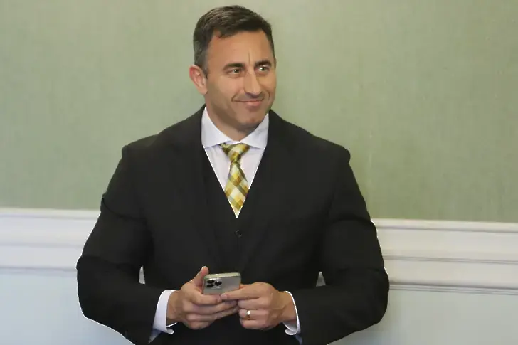 Румен Спецов вече е вписан в търговския регистър като особен управител на дружествата на "Лукойл" у нас 