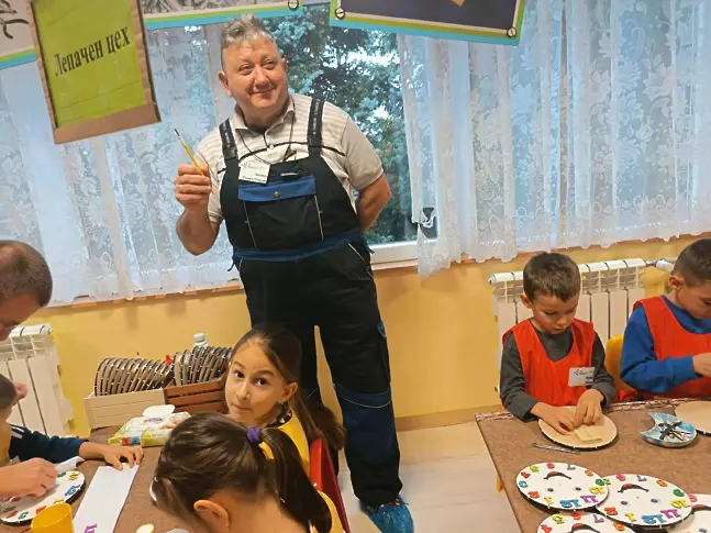 Деца твориха в работилница „Часа не губи“ в Седмицата на предприемачеството в Плевен