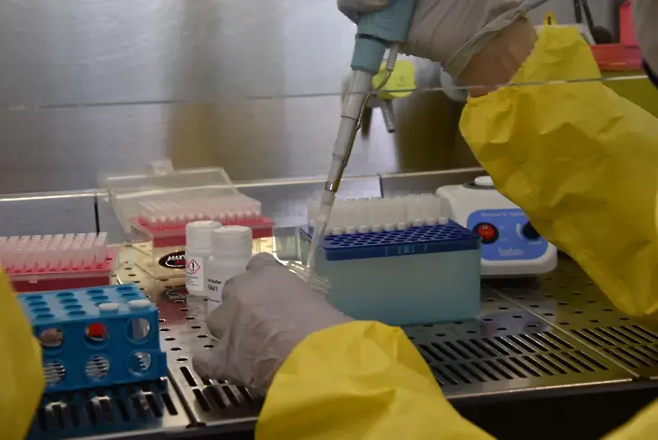 Политик е обвинен за присвояване на 5 милиона долара от средствата за ваксинация срещу COVID-19