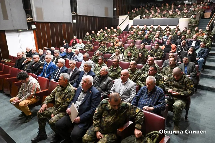 Военните в Сливен отбелязаха празника на Сухопътните войски и 140 години от Сръбско-българската война