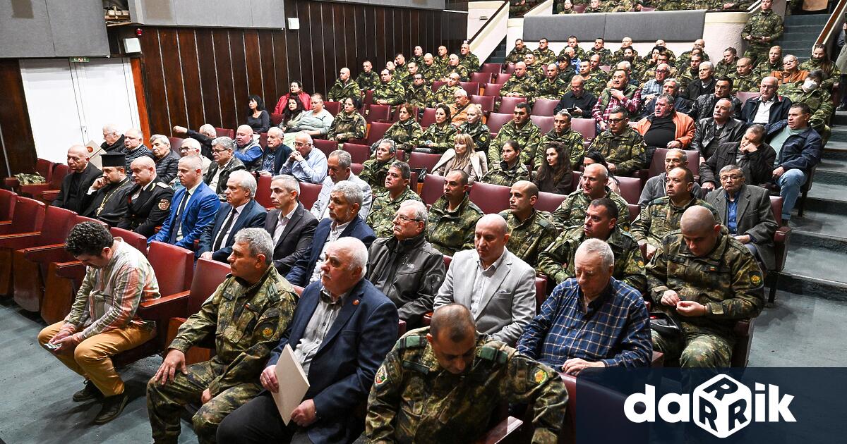 Залата на Военния клуб в Сливен се изпълни с гости