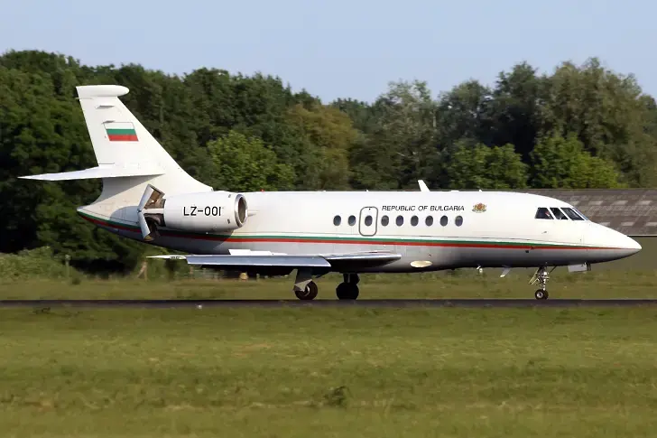 Продава се правителствения „Фалкон“ 