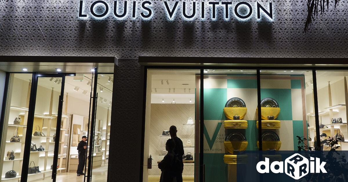 Група маскирани бандити обра магазина на Louis Vuitton Луи Вюитон