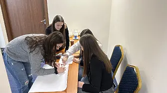 Участие на ученици от ДФСГ“ Интелект“ в проект „Дигитални деца“