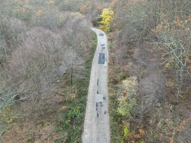 Извършиха частичен ремонт по общинския път към село Нейково