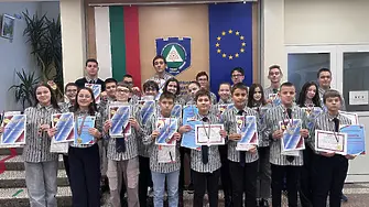 Ученици от ППМГ – Враца с отличия от Математически турнир „Черноризец Храбър“ и състезание по информатика и компютърна грамотност „Бобър“