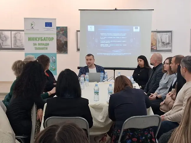 Млади таланти учиха как да реализират иновативни идеи на двудневна среща в Плевен