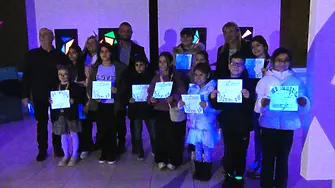 Откриха изложбата „Neon Nights vol. 2“ на Илия Бояров  в Художествена галерия „Руси Карабиберов“