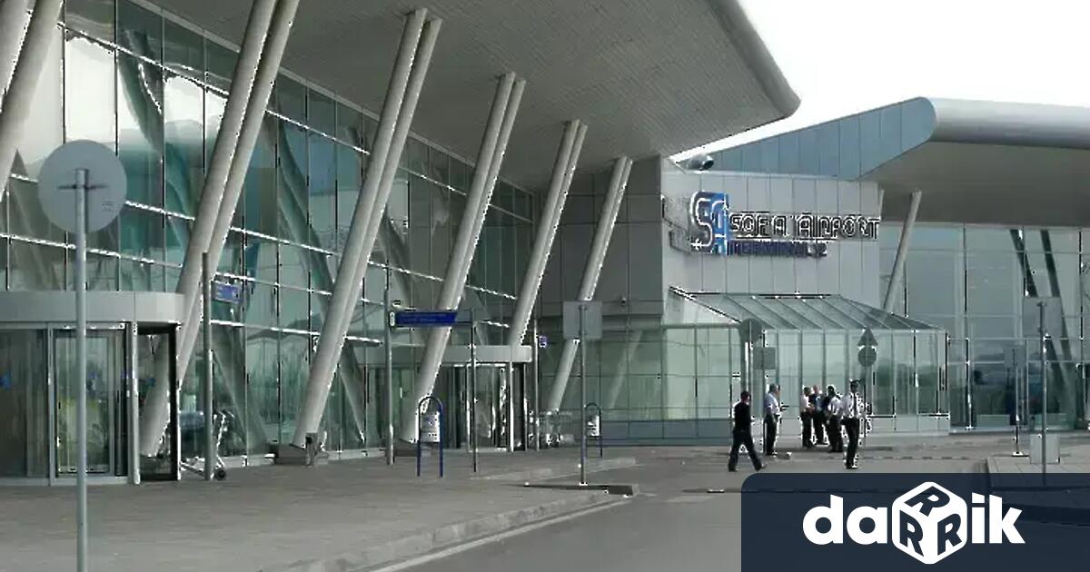 Бурен вятър е станал причина за отмяна и пренасочване на