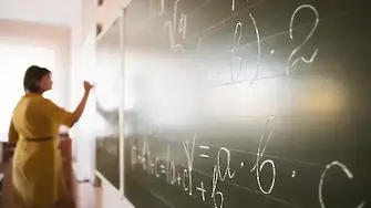 Учителите в стачна готовност заради неизплатени обезщетения