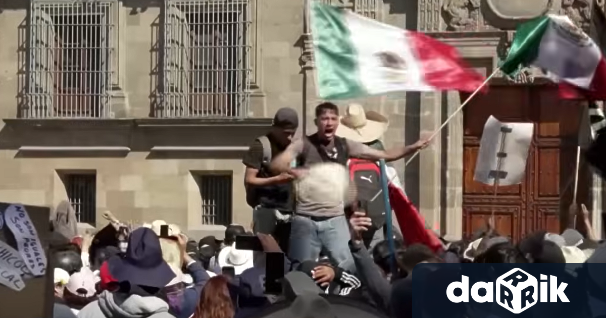 Хиляди демонстранти излязоха по улиците Мексико в събота в отговор