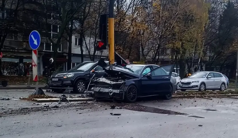 19-годишен предизвика тежък инцидент в центъра на София