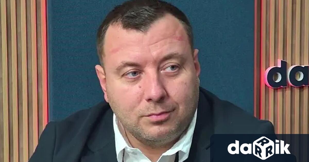 Зам председателят на парламентарната група на Възраждане Петър Петров бе специален