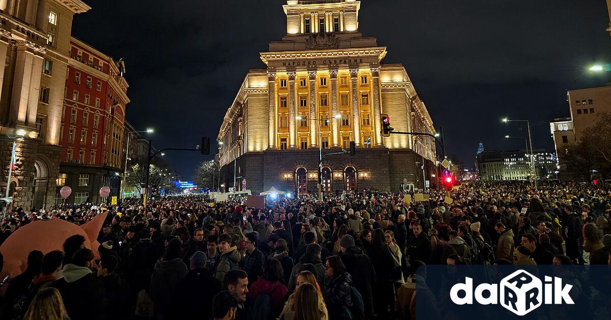Преди 20 00 часа напрежениетона протеста от страната на Александър Дондуков