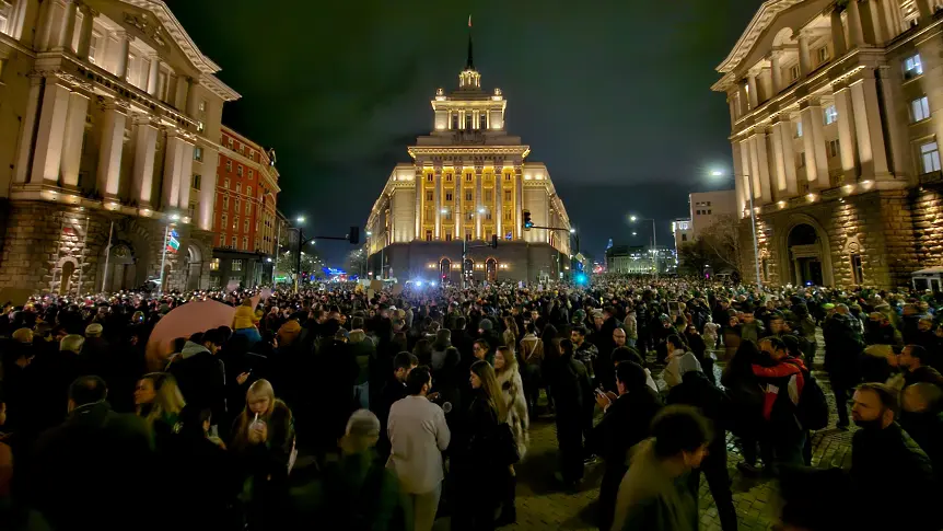 Мащабен протест срещу Бюджет 2026 в „Триъгълника на властта“ (ОБОБЩЕНИЕ)