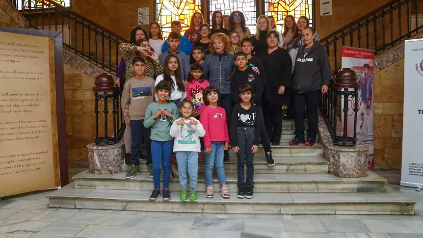 Медицински университет – Плевен посрещна деца, лишени от родителски грижи, по повод Деня на християнското семейство