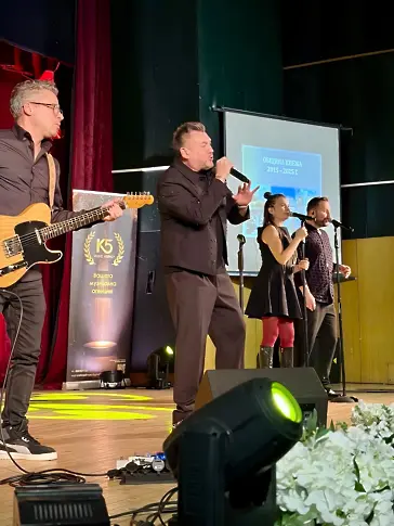  Областният шеф взе участие в тържествата във връзка 82 година от оповестяването на Кнежа за град 