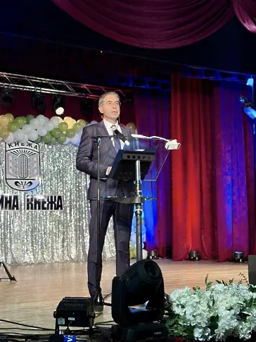  Областният шеф взе участие в тържествата във връзка 82 година от оповестяването на Кнежа за град 