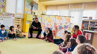 Кметът и общинското ръководство на Враца четоха на децата приказки