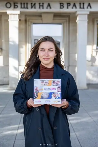 „Искам бебе“ с  благотворителна продажба на календари за надежда