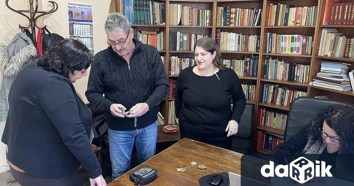 Лиляна Ценославова Цанова от гр Видин и нейният баща Ценослав