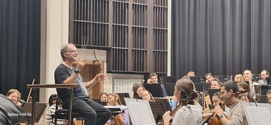 Диригент Найден Тодоров: Мотивацията и младите хора са тези, които ще обърнат нещата в България