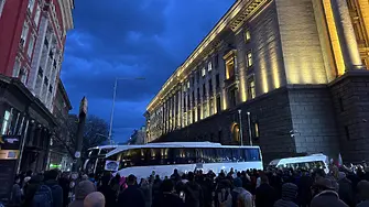 Протестът против Бюджет 2026 блокира движението в „Триъгълника на властта“