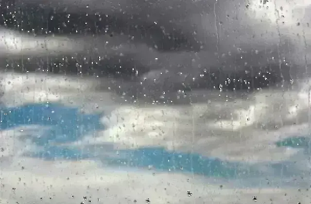 Проливен дъжд в Разлог и Петрич