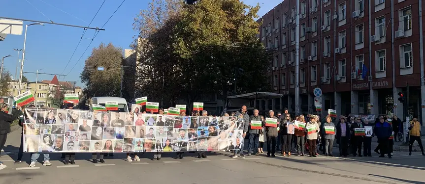 И петото дело за смъртта на Сияна започна с протест пред сградата на съда в Плевен