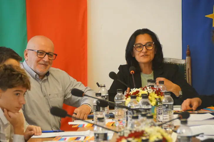  В град Левски СОНИК СТАРТ означи Световния ден на децата с Меморандум за поддръжка и танцов уъркшоп/СНИМКИ/ 