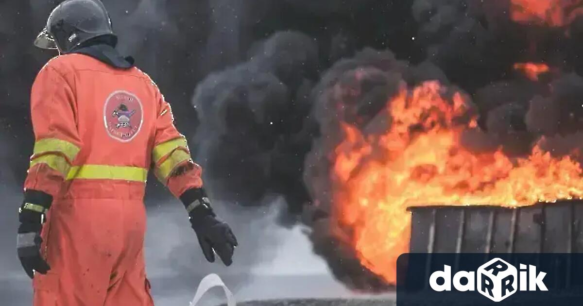 Пожар избухна в жилищна сграда в Хонконг Към момента има