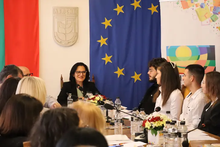 В град Левски СОНИК СТАРТ отбеляза Световния ден на децата с Меморандум за подкрепа и танцов уъркшоп/СНИМКИ/ 