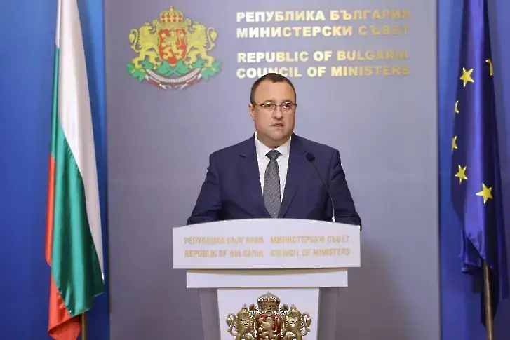 Твърдения, че ще се харчат милиарди за софийския околовръстен път, са манипулация, каза министър Иван Иванов