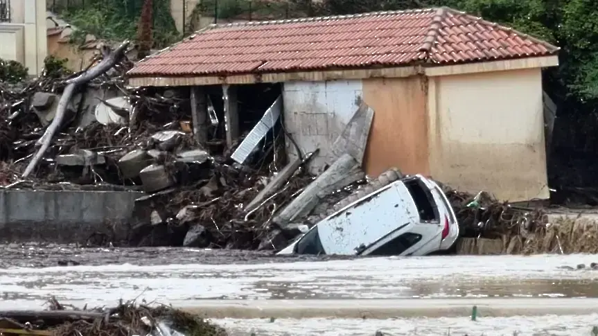 370 от 400 проверени строежа в „Елените“ се оказаха върху реки и дерета