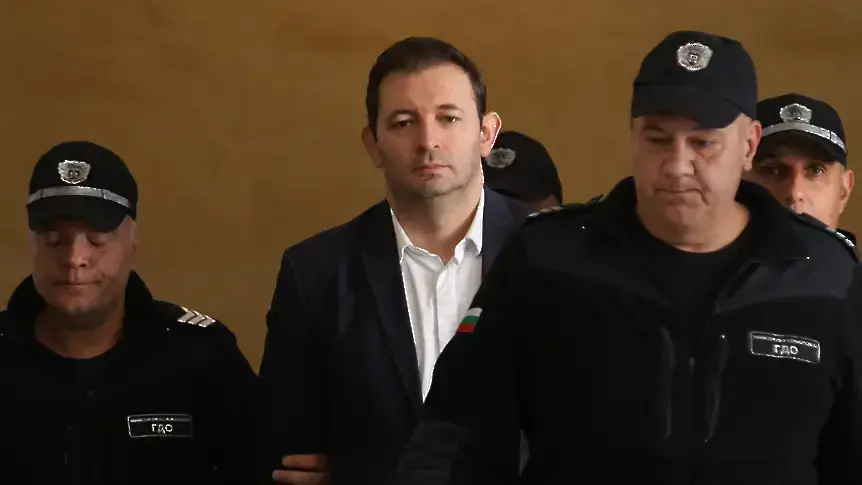 Съдът решава дали да пусне Никола Барбутов от ареста