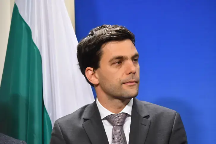 Никола Минчев: Планът на Тръмп за Украйна изглежда като писан на руски!