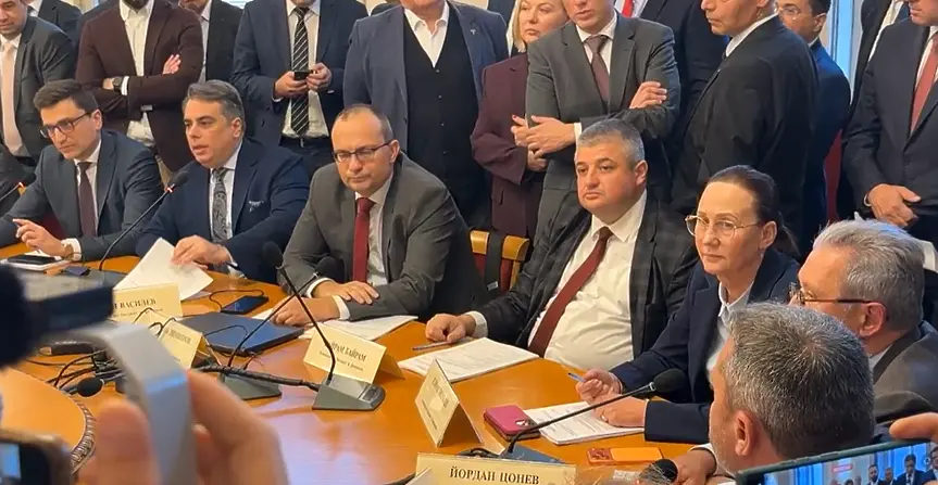 Скандал между опозицията и управляващите в бюджетна комисия (ВИДЕО)