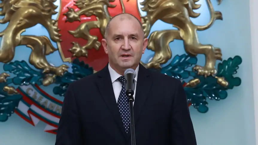 Президентът Румен Радев: Властта е бламирана! Оставката е неотложна!