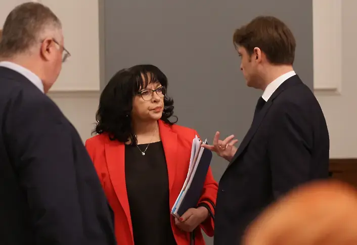 Съветът за съвместно управление се събира на извънредно заседание