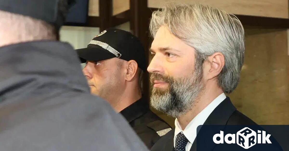 Народният представител от ПП ДБ Лена Бориславова обяви с пост в